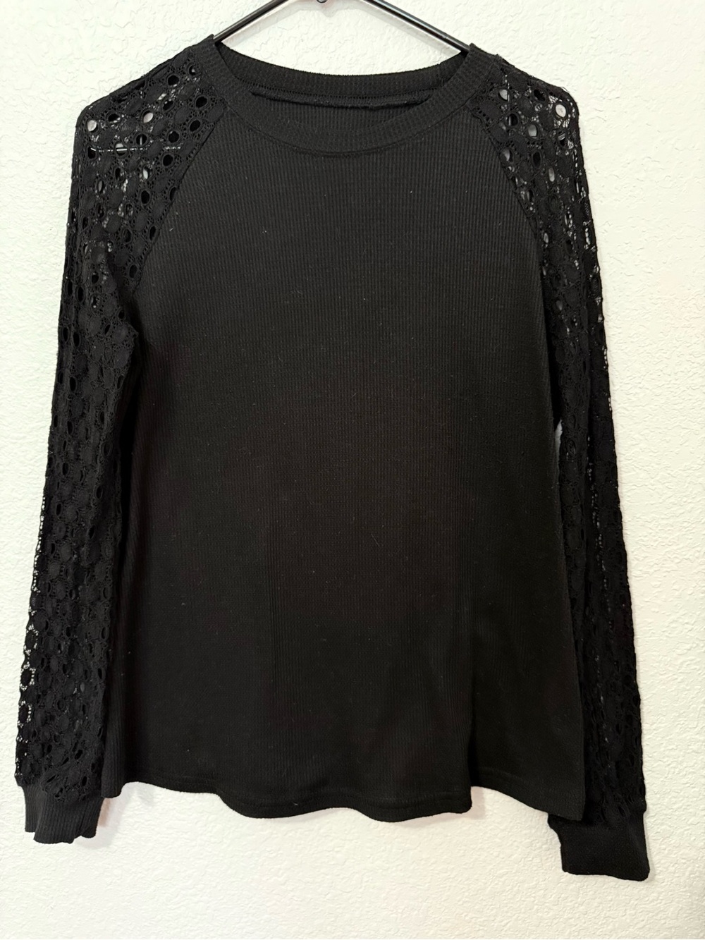 Cupshe Black Long-Sleeve Crochet Sleeve Top